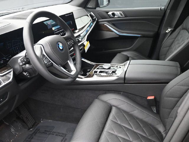 New 2026 BMW X5 xDrive50e w/ Climate Comfort Package AWD/4WD image 18