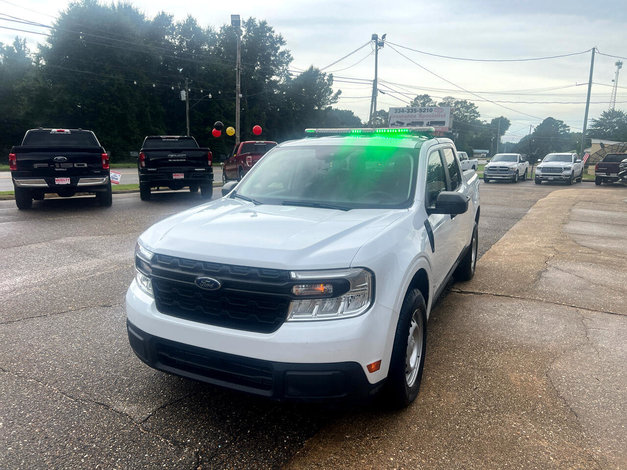 Used 2024 Ford Maverick XL image 2