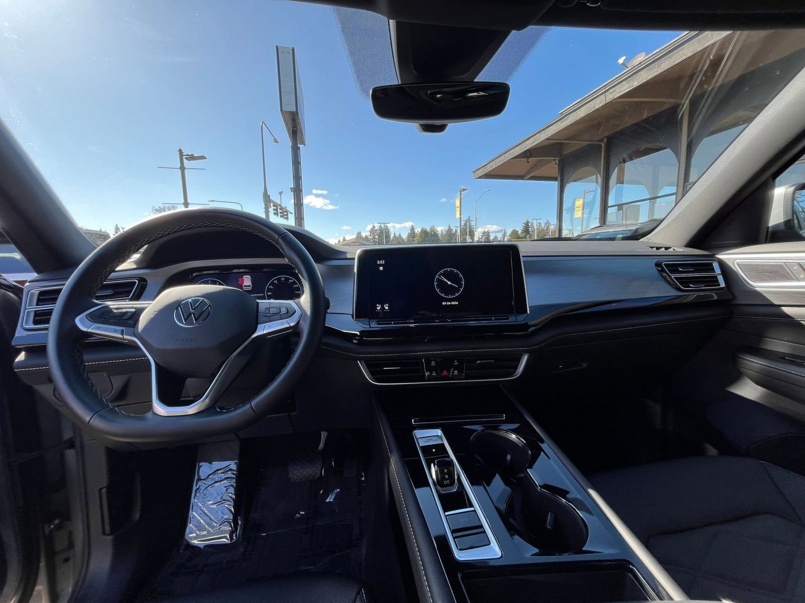 Used 2025 Volkswagen Atlas Cross Sport SE image 35