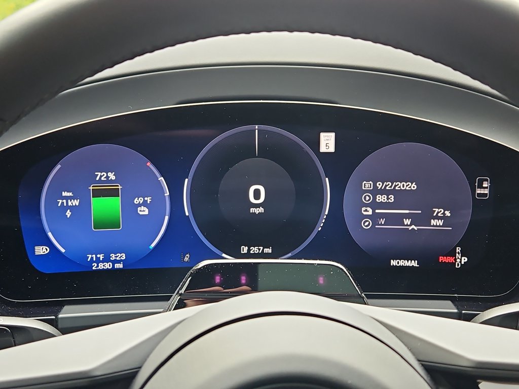 Certified 2026 Porsche Macan 4 Electric AWD/4WD image 36