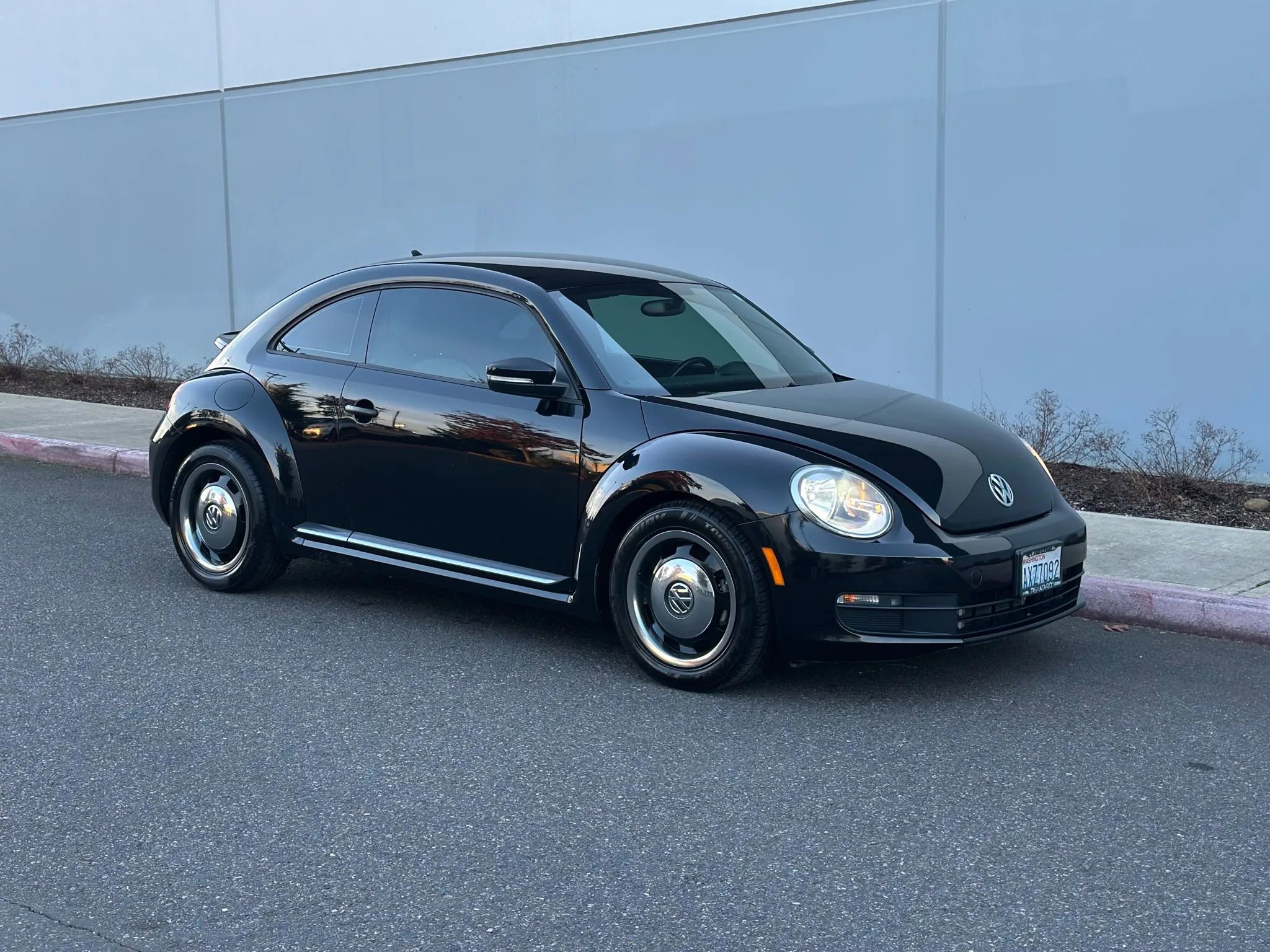 Used 2016 Volkswagen Beetle 1.8T Classic FWD image 8