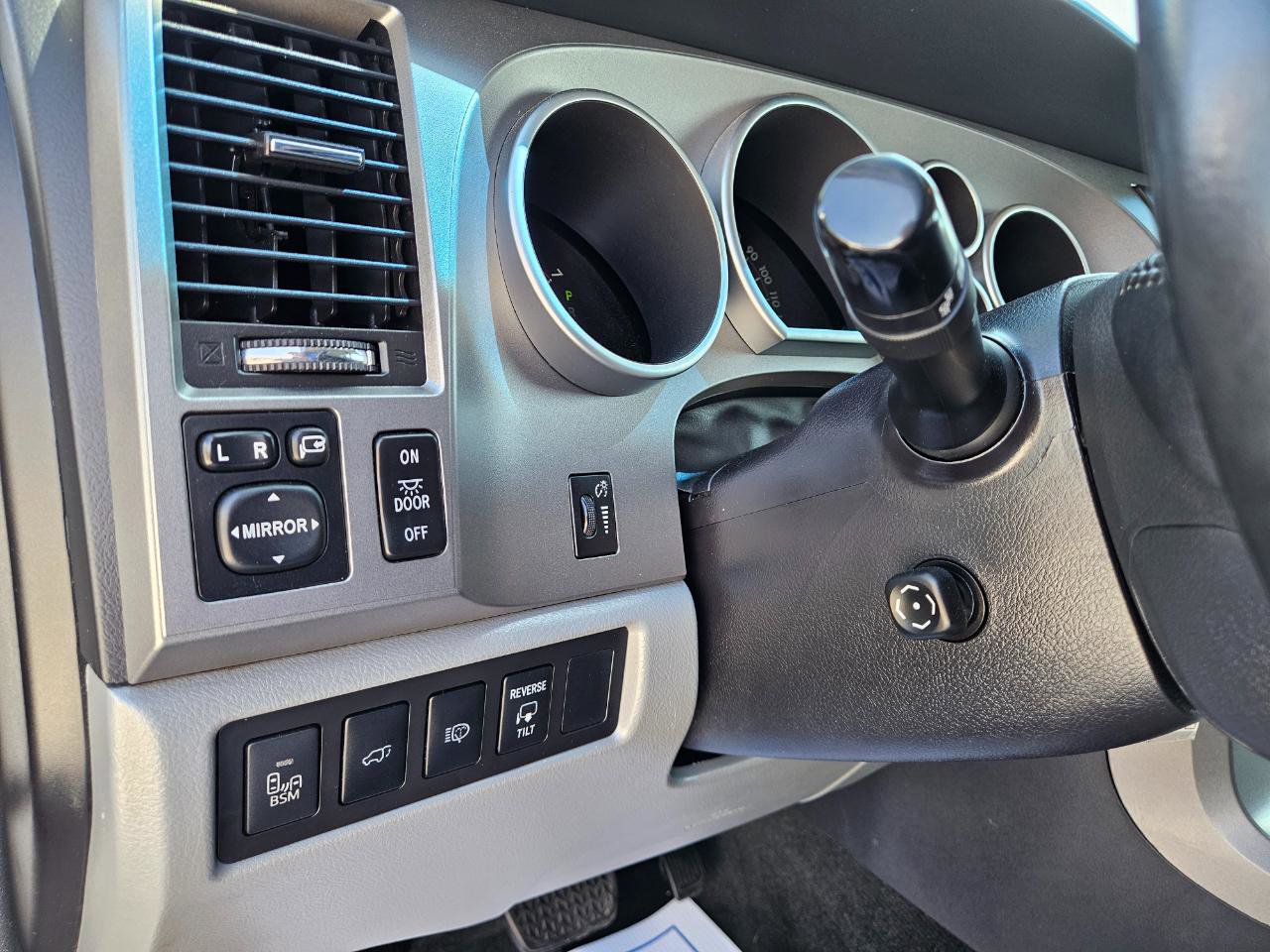 Used 2016 Toyota Sequoia Platinum image 26