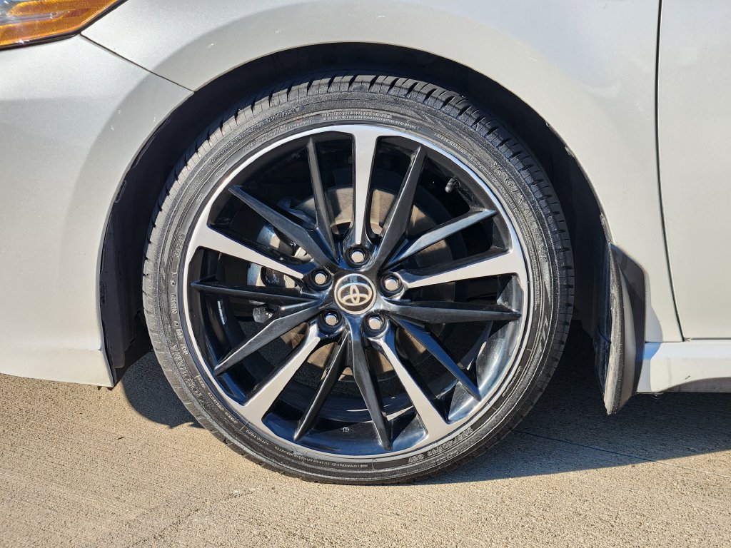 Used 2020 Toyota Camry XSE FWD image 10