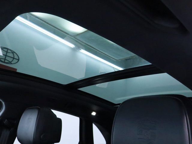 New 2024 Porsche Macan image 13