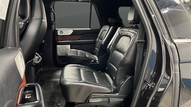 Used 2020 Lincoln Navigator L Reserve w/ Equipment Group 208A Reserve AWD/4WD image 23