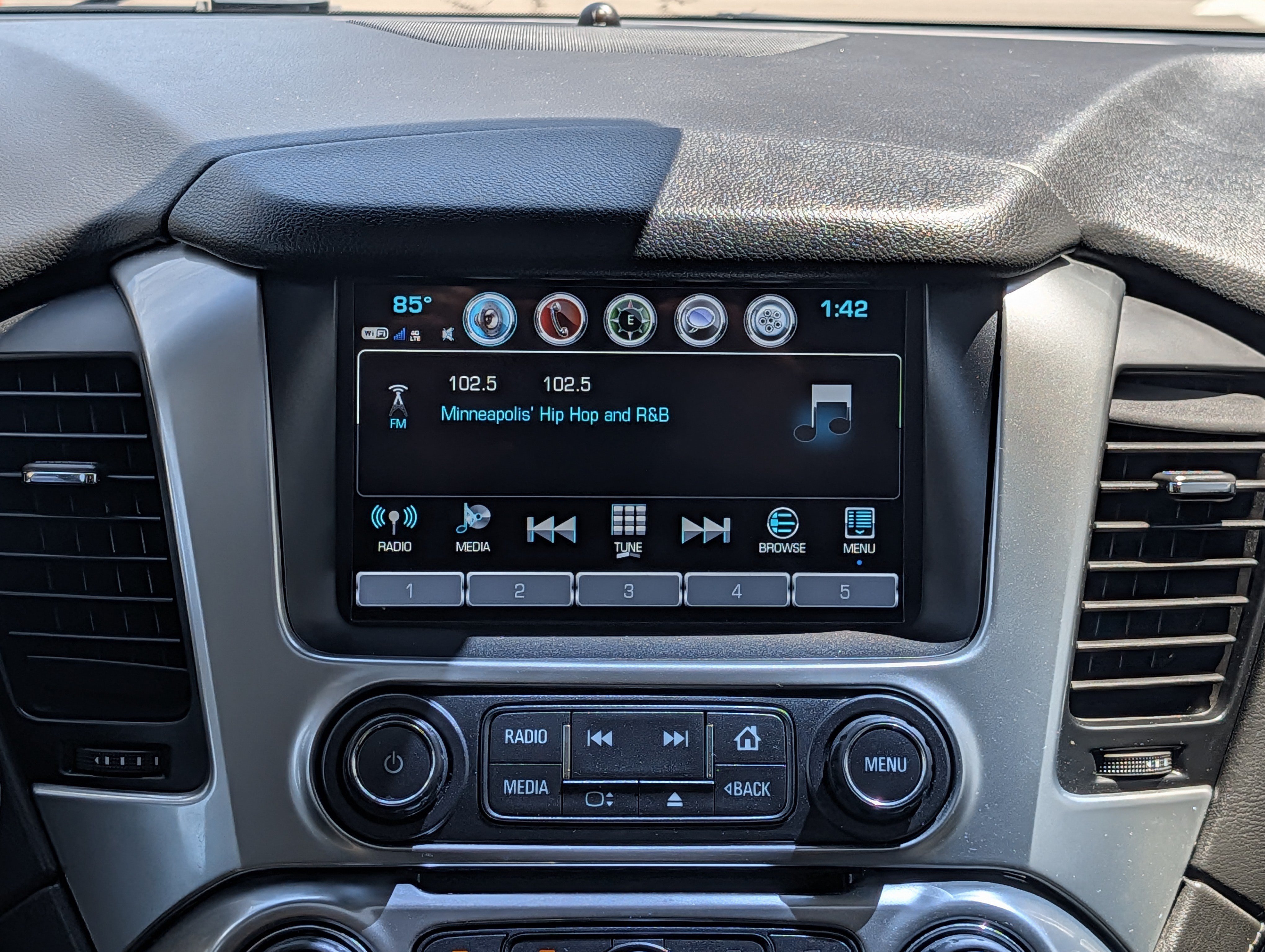 Used 2019 Chevrolet Suburban Premier AWD/4WD image 30