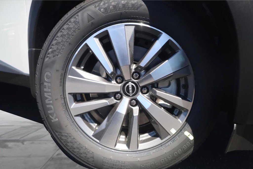 New 2026 Nissan Pathfinder SL image 3