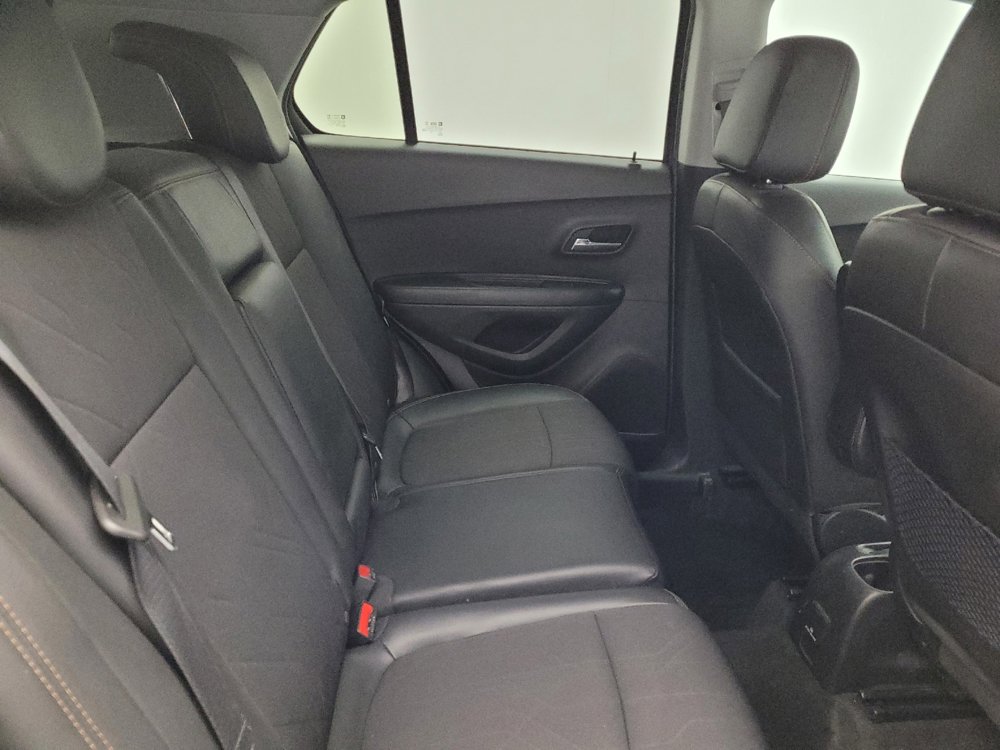 Used 2021 Chevrolet Trax LT w/ LT Convenience Package FWD image 19