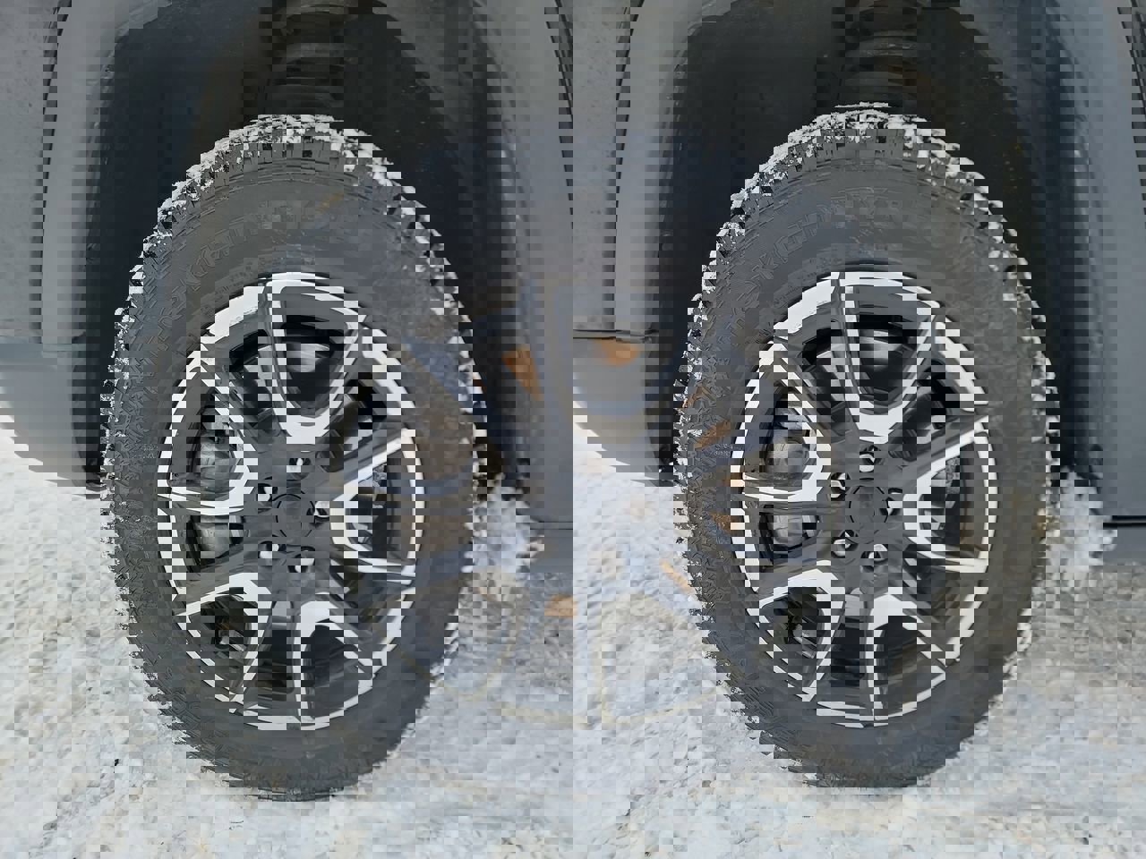 Used 2024 Jeep Compass Trailhawk image 10