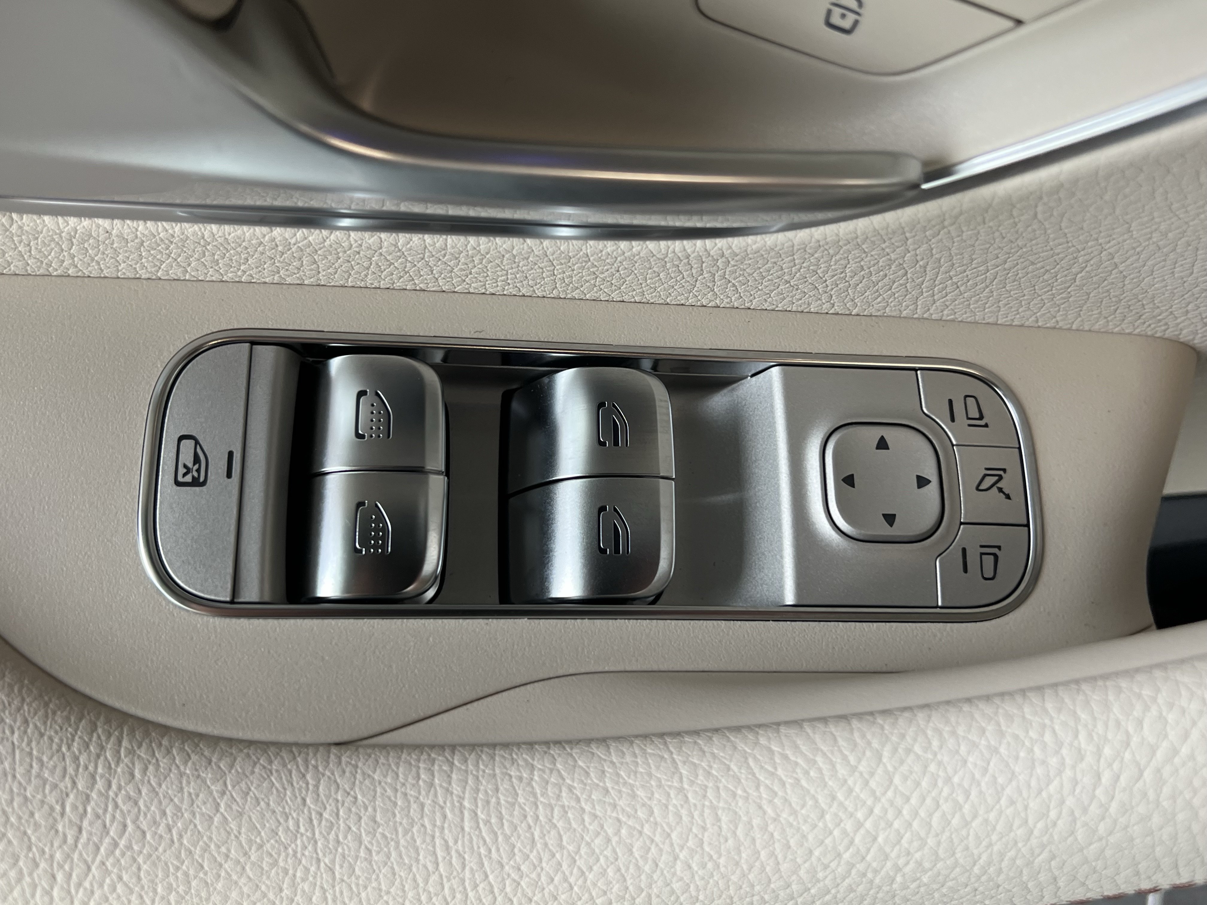 New 2027 Mercedes-Benz GLS 450 4MATIC image 13