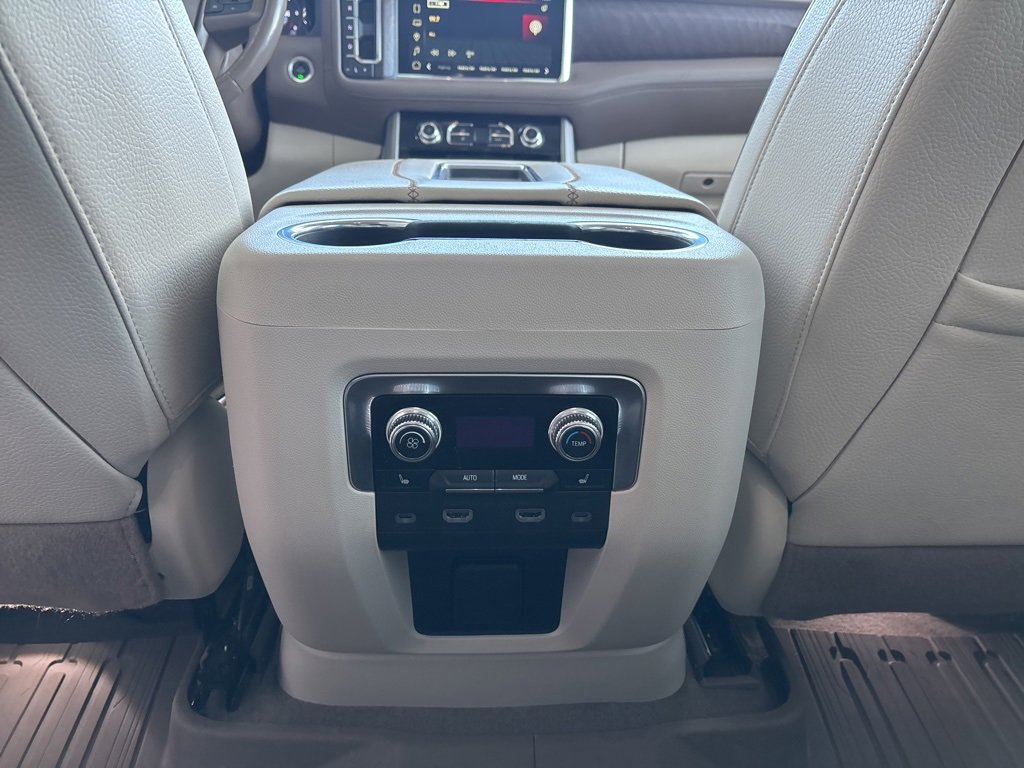 Used 2023 GMC Yukon XL Denali w/ Advanced Technology Package image 32