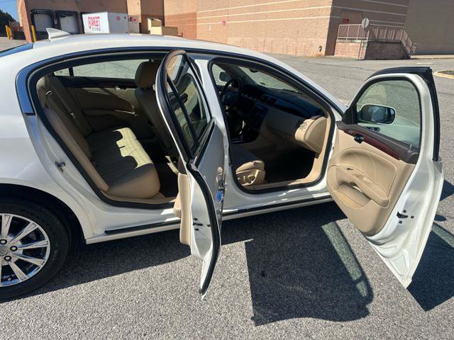 Used 2009 Buick Lucerne CXL FWD image 19