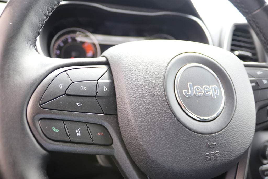 Used 2021 Jeep Cherokee Trailhawk AWD/4WD image 28