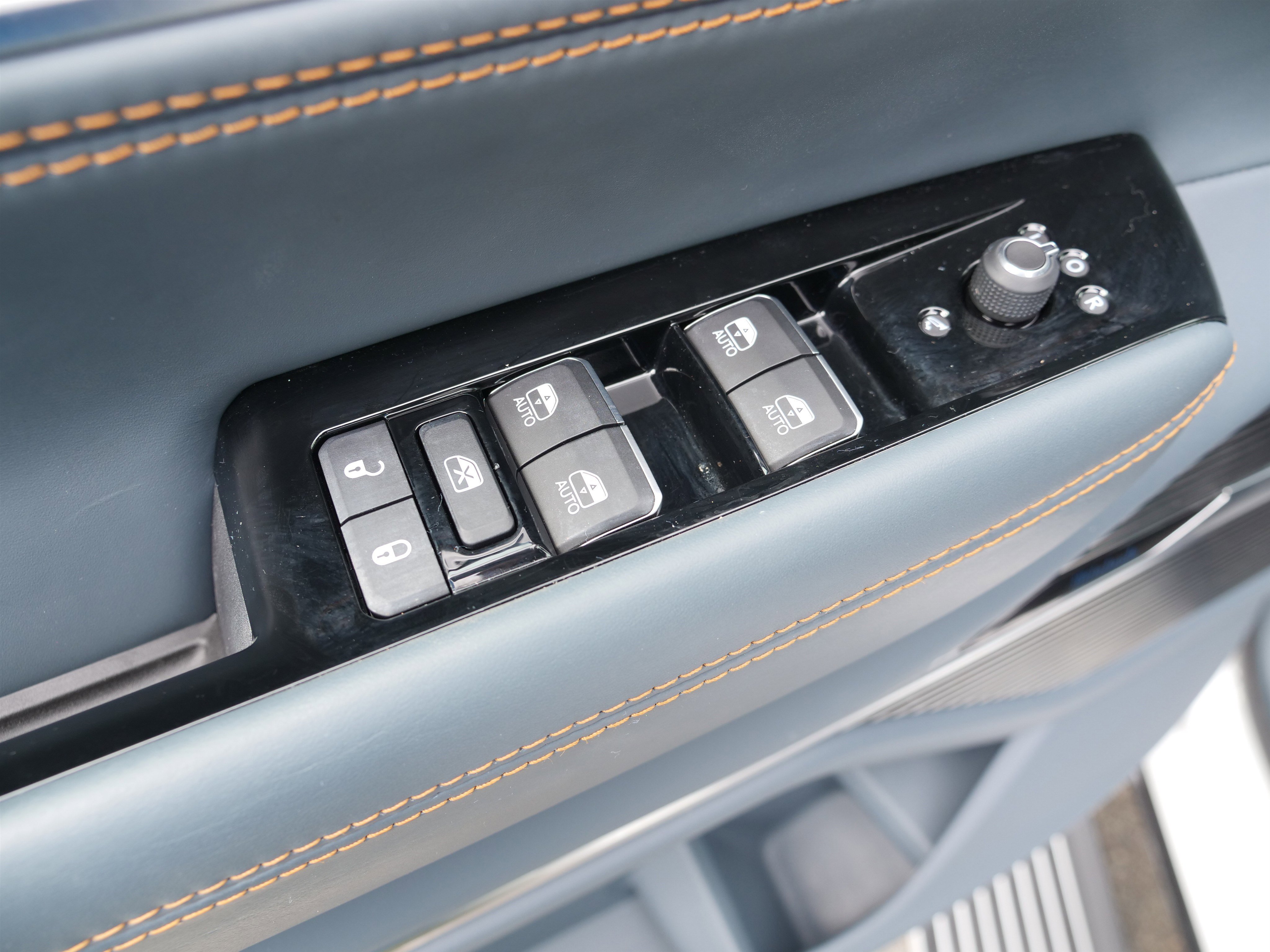 Used 2024 Jeep Grand Wagoneer L Series III w/ Rear Seat Video Group 1 image 16