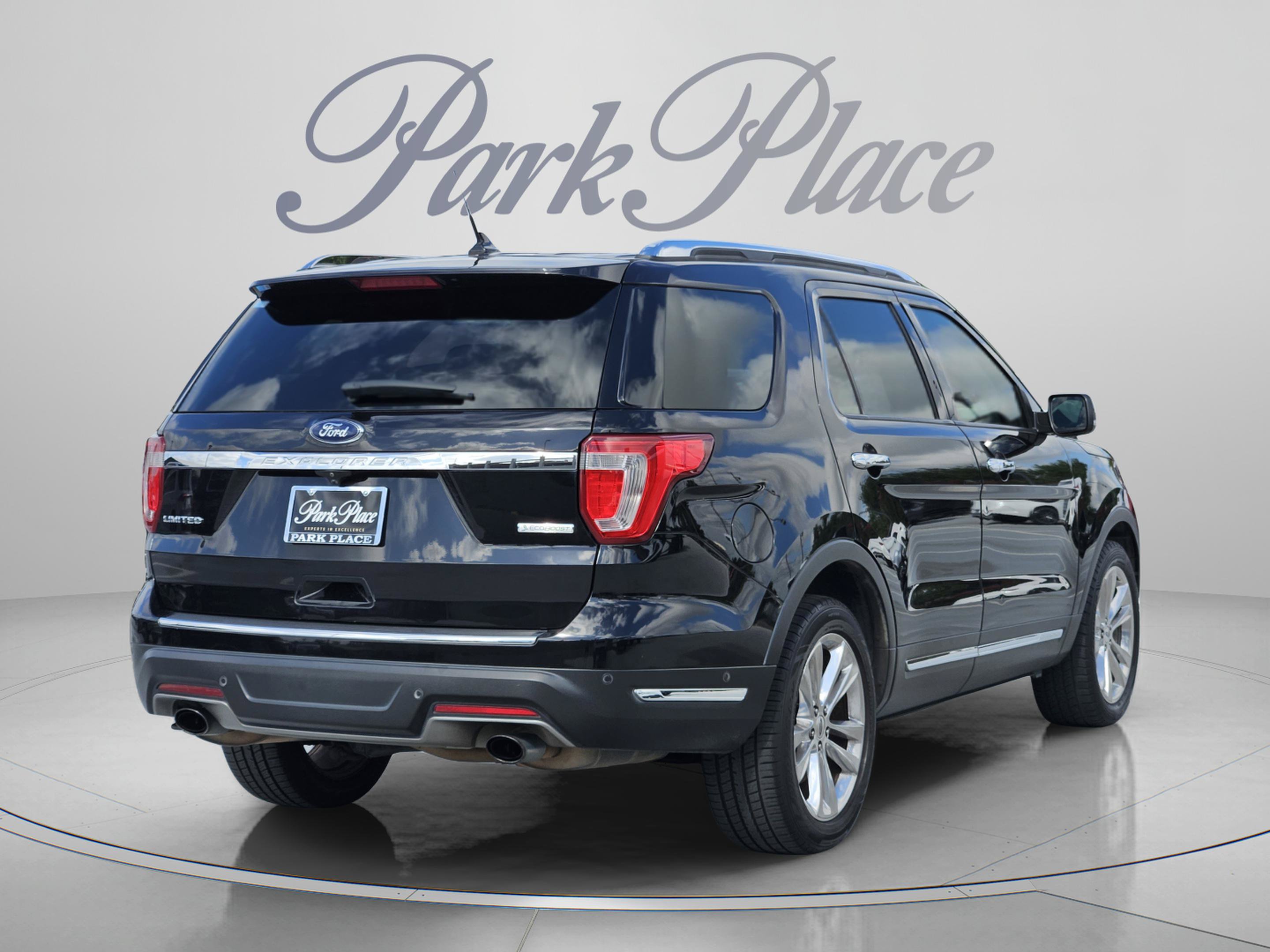 Used 2019 Ford Explorer Limited w/ Ford Safe & Smart Package FWD image 6