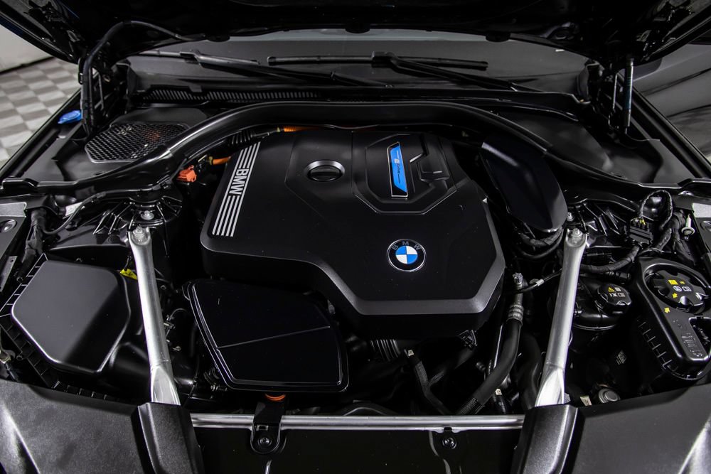 Used 2023 BMW 530e w/ Convenience Package RWD image 46