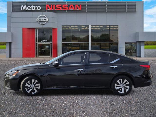 Certified 2024 Nissan Altima 2.5 S FWD image 3