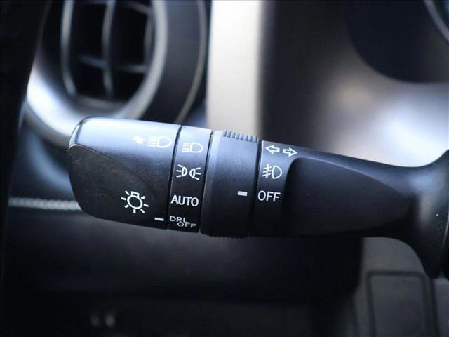 Used 2018 Toyota RAV4 Limited AWD/4WD image 16