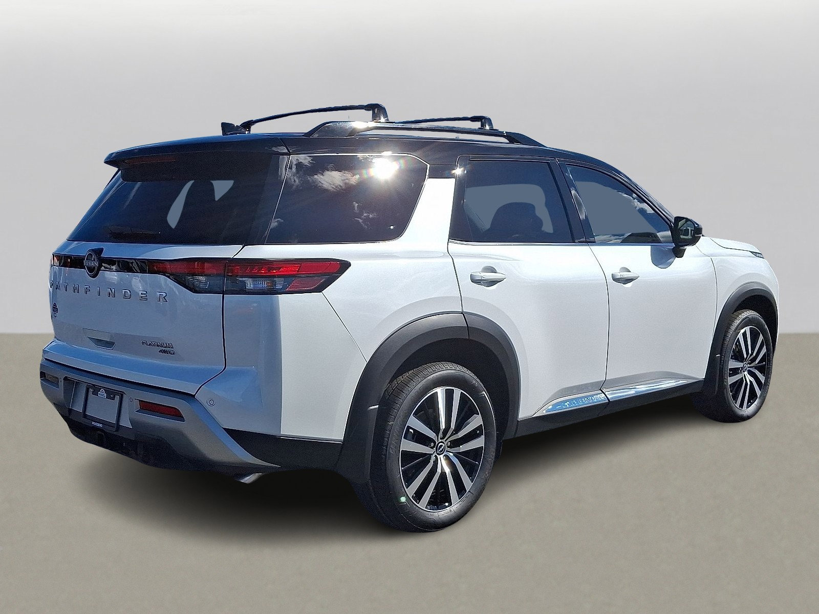 New 2025 Nissan Pathfinder Platinum image 3