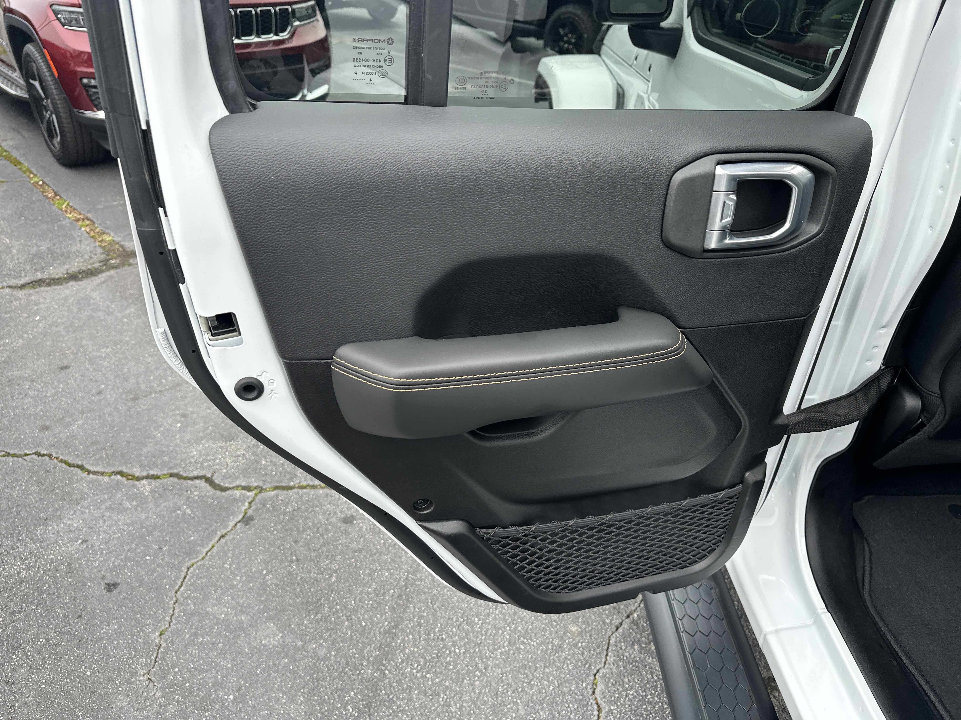 Used 2025 Jeep Wrangler Sahara w/ Safety Group image 24