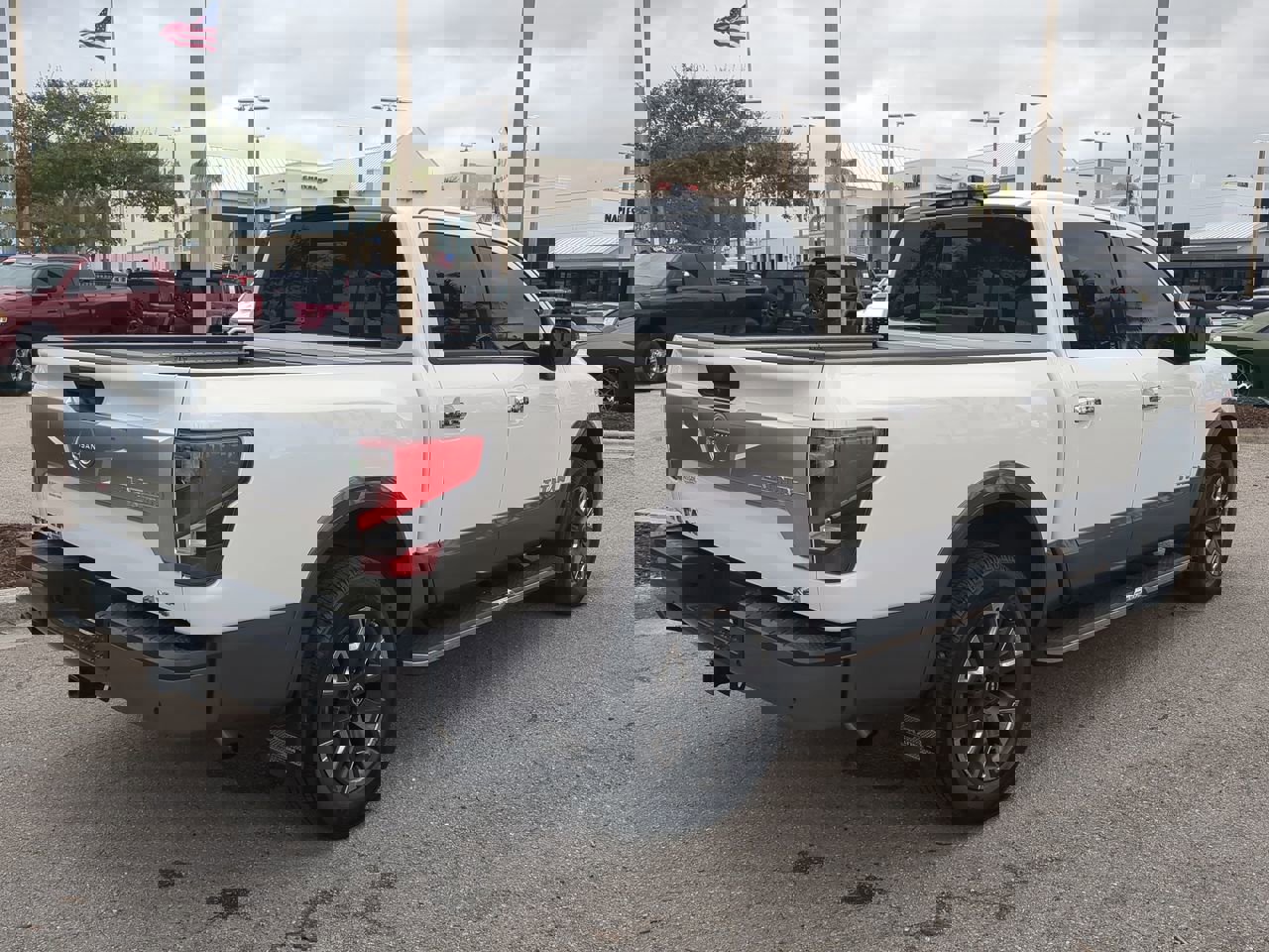 Used 2024 Nissan Titan Platinum Reserve w/ Moonroof Package image 5