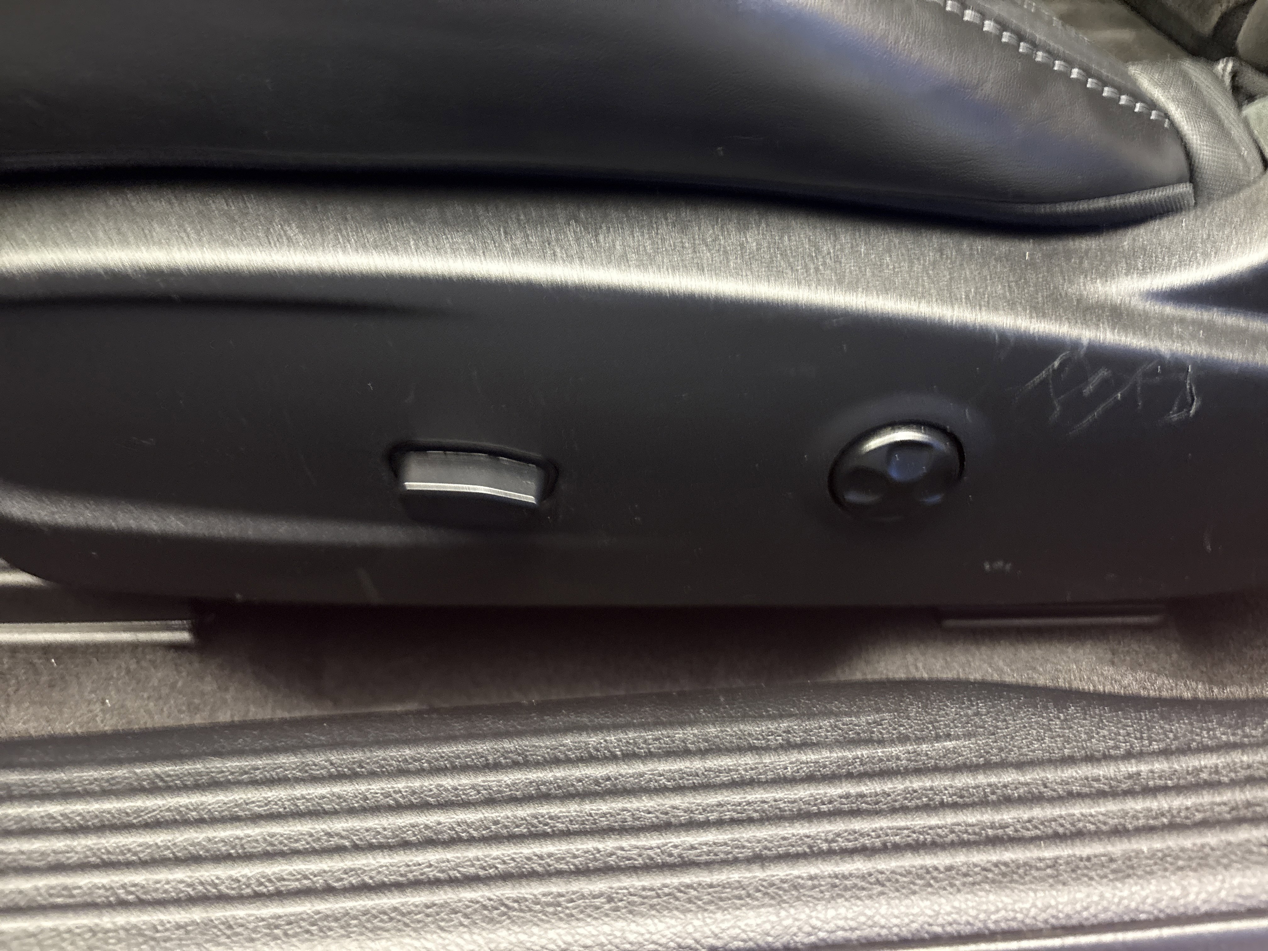 Used 2018 Dodge Challenger R/T Scat Pack w/ Leather Interior Group image 13