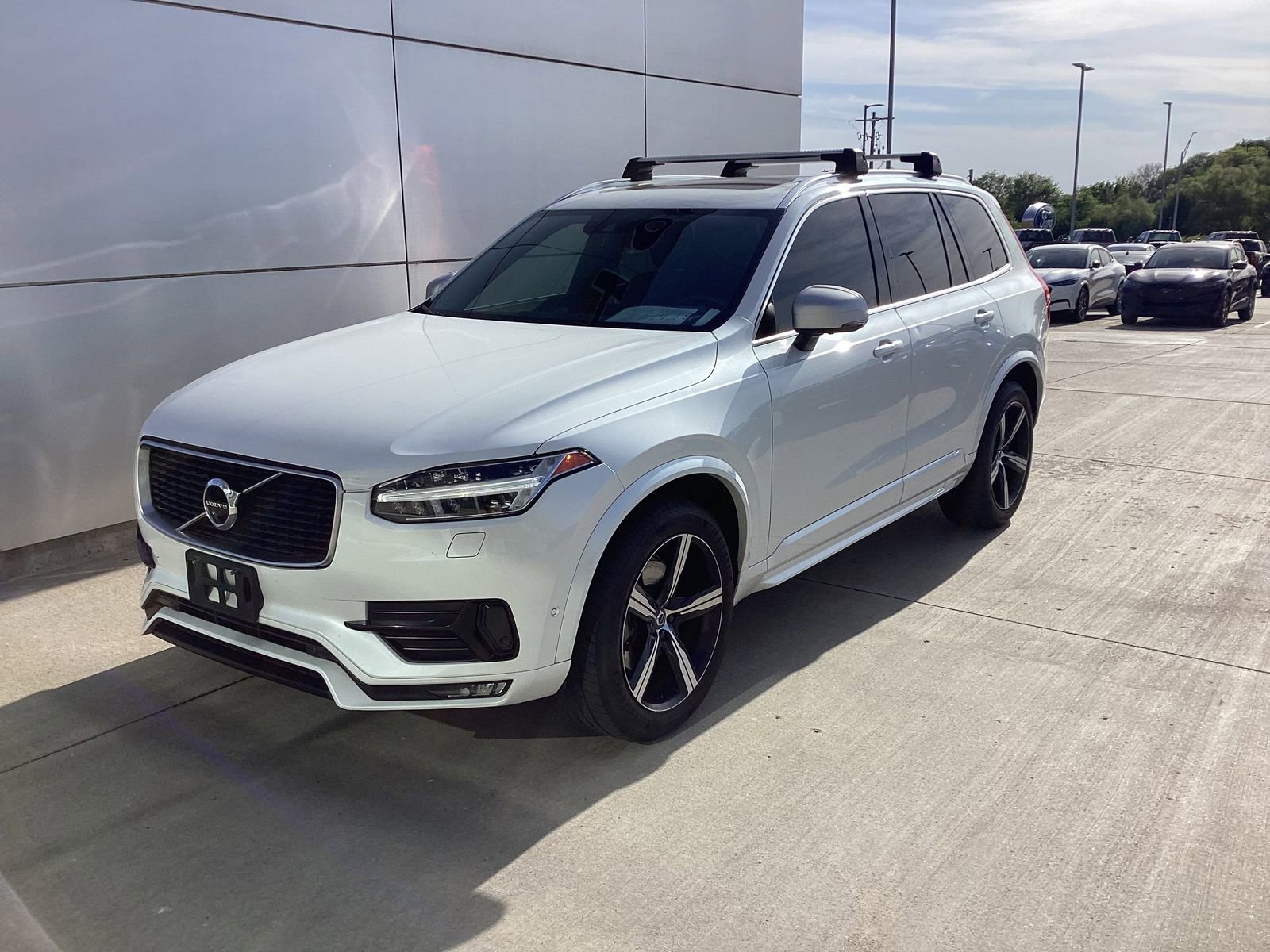Used 2016 Volvo XC90 T6 R-Design w/ Protection Package Plus AWD/4WD image 1