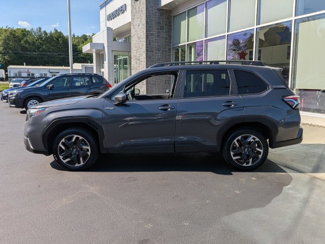 Used 2025 Subaru Forester Premium AWD/4WD image 6