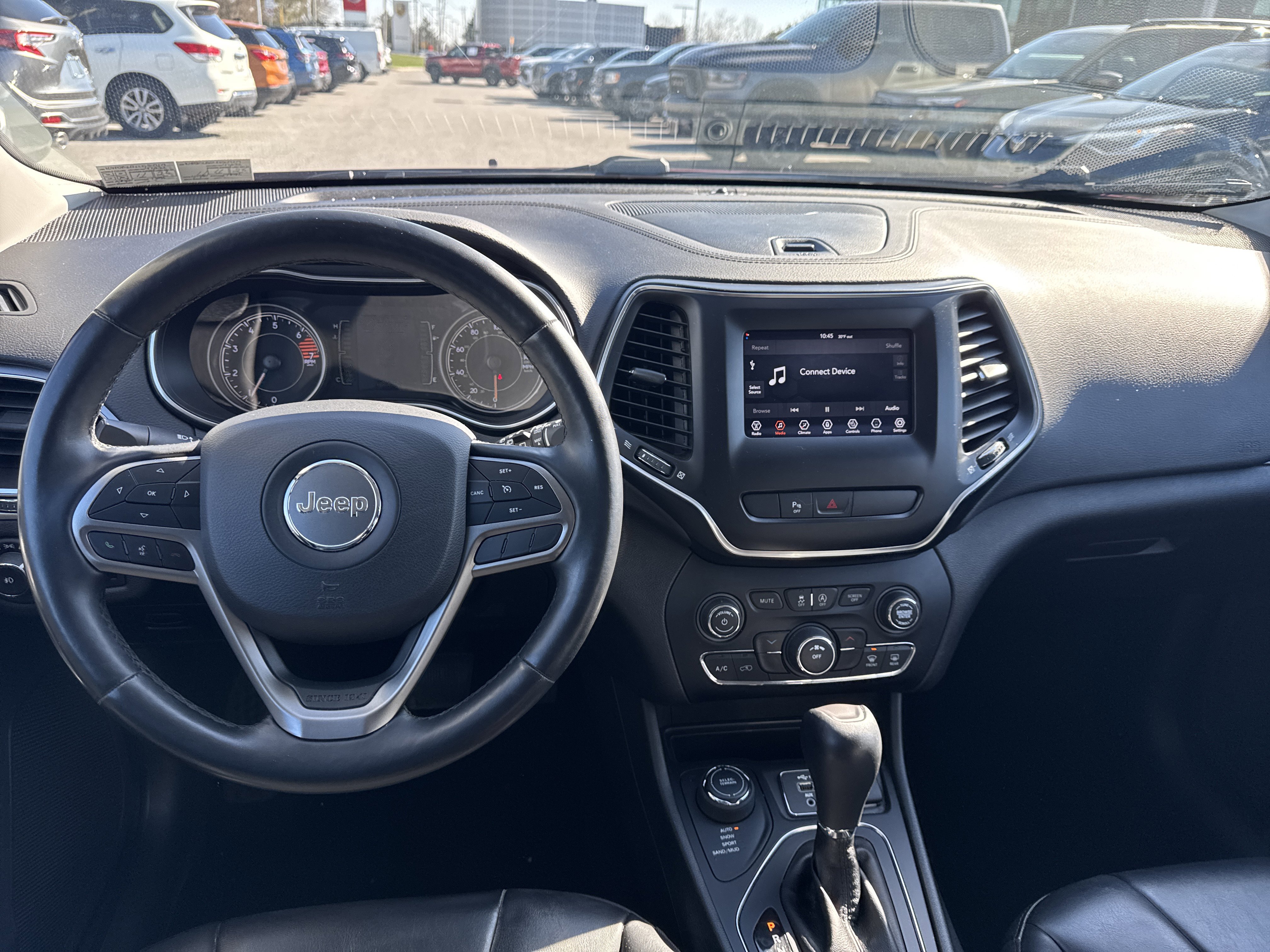 Used 2020 Jeep Cherokee Latitude Plus w/ Cold Weather Group image 2