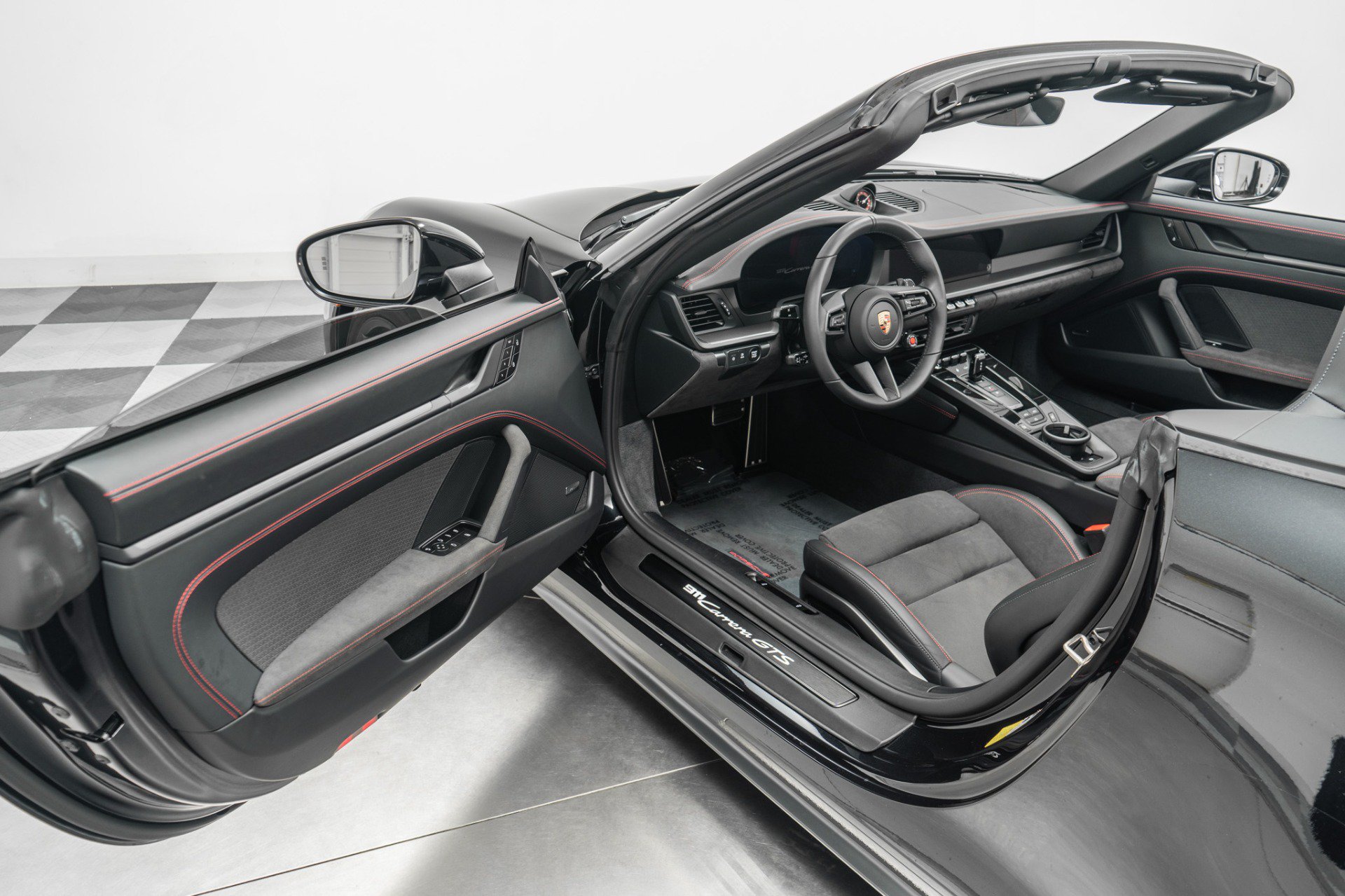 Used 2026 Porsche 911 GTS image 23