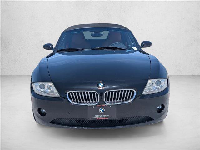 Used 2005 BMW Z4 3.0i RWD video 2