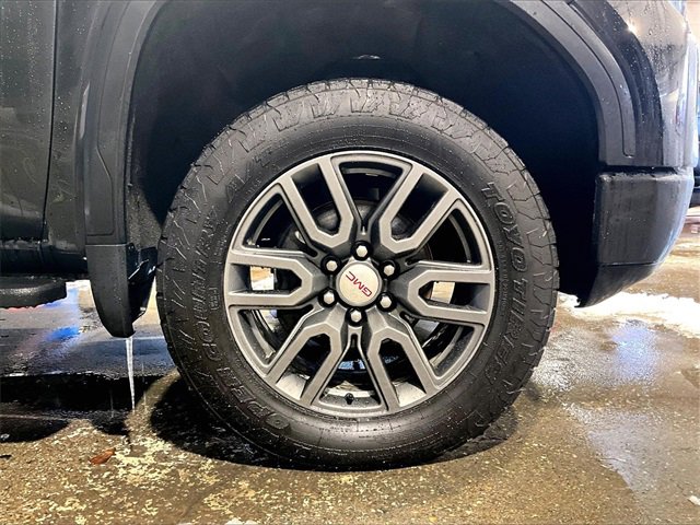 Used 2022 GMC Sierra 1500 AT4 w/ AT4 Premium Package image 9