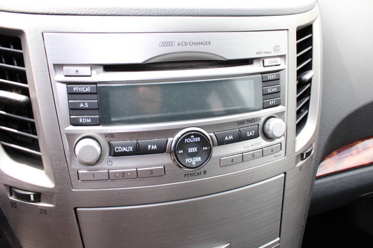 Used 2010 Subaru Outback 2.5i Limited AWD/4WD image 15