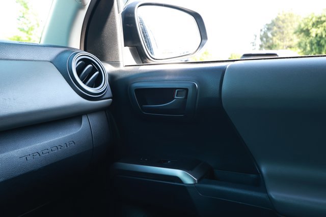 Used 2018 Toyota Tacoma SR5 RWD image 24