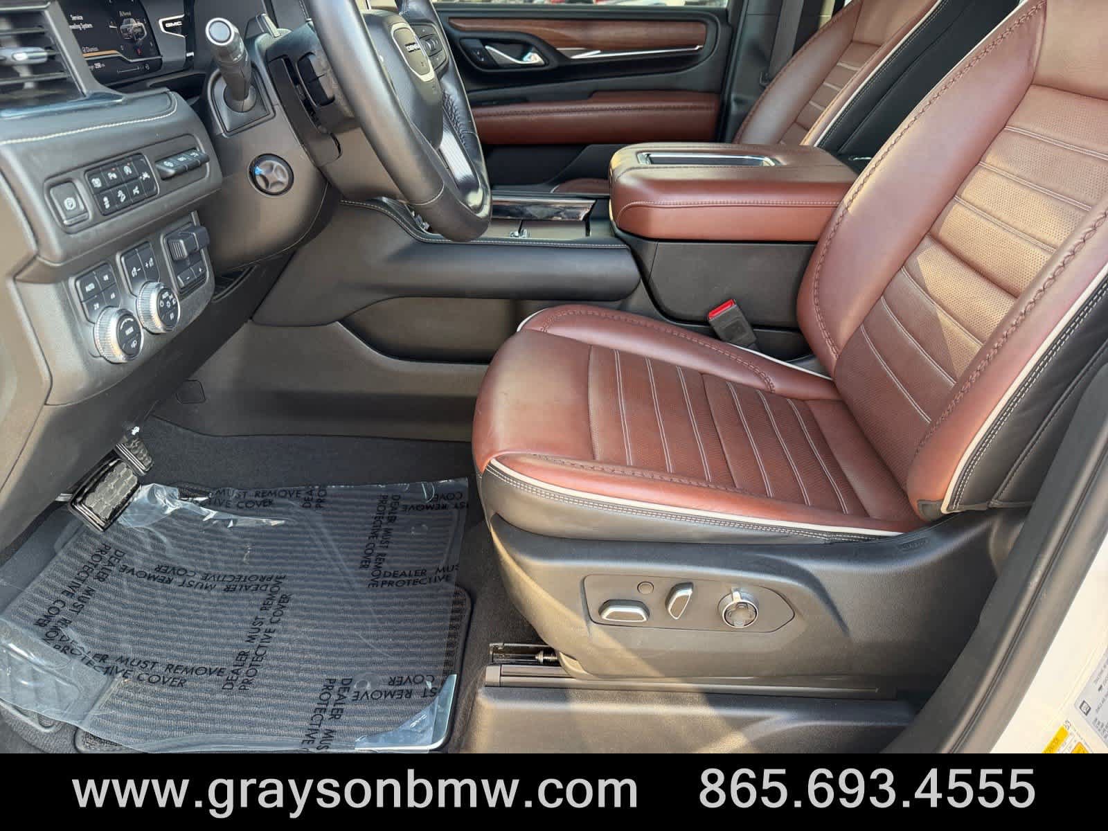 Used 2024 GMC Yukon XL Denali Ultimate AWD/4WD image 12