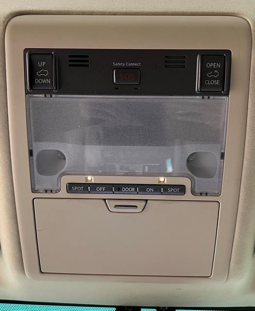 Used 2015 Lexus LX 570 4WD w/ Luxury Package image 40