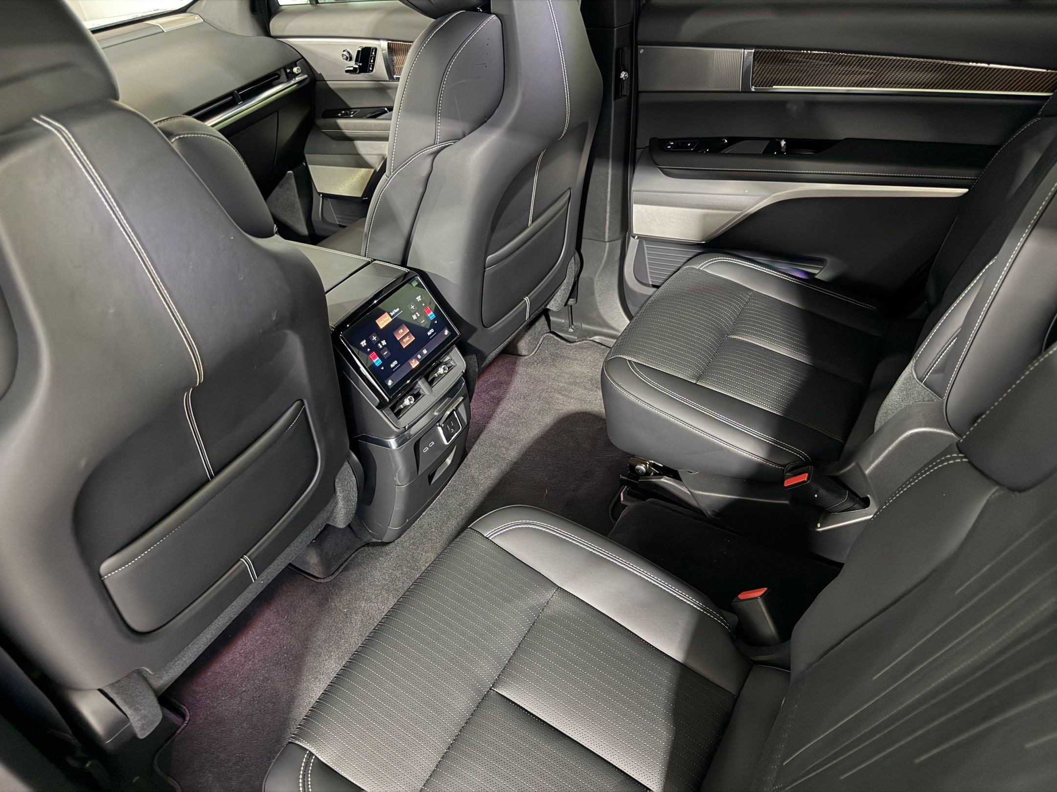 New 2026 Cadillac Vistiq Luxury AWD/4WD image 39