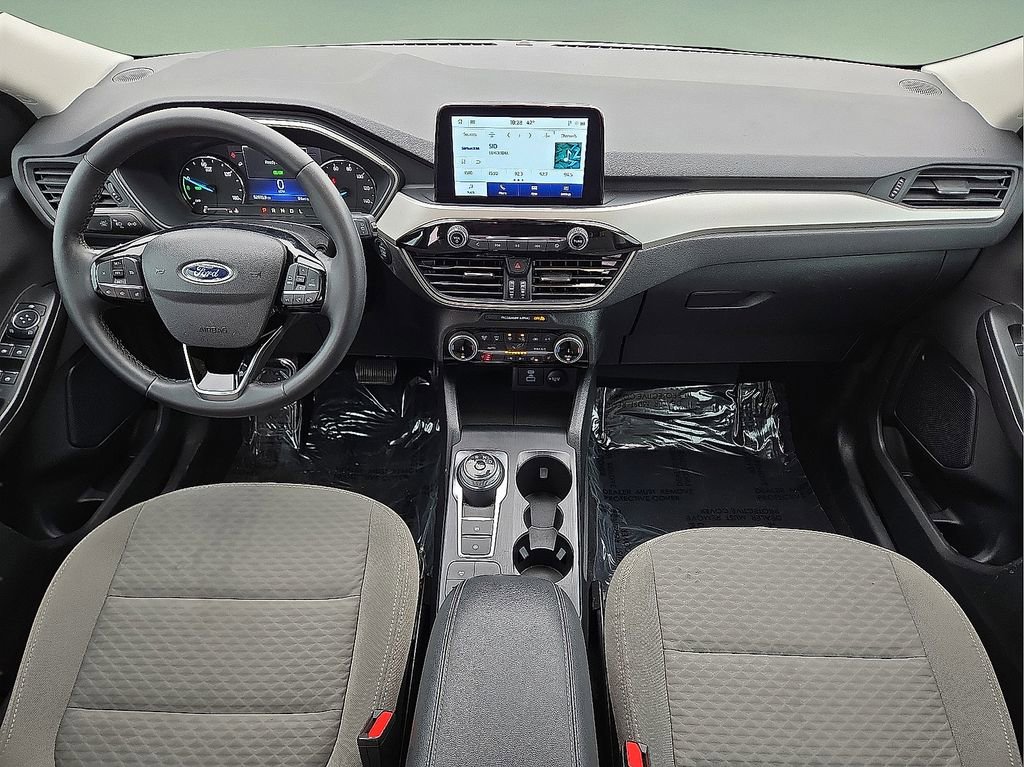 Used 2022 Ford Escape SE w/ Cold Weather Package image 18