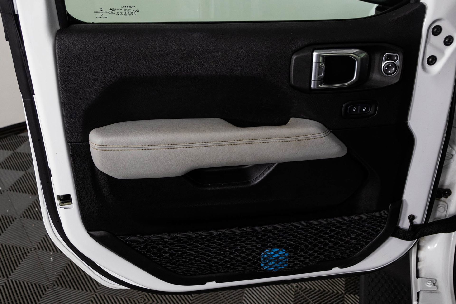 Used 2022 Jeep Wrangler Unlimited Sahara image 37