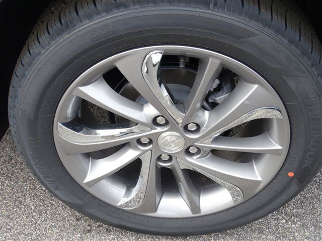 Used 2023 Buick Encore GX Essence w/ Experience Buick Package FWD image 3