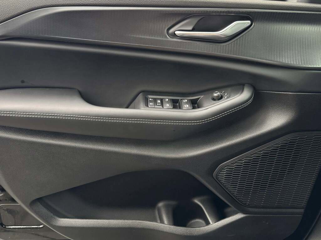 New 2025 Jeep Grand Cherokee L Laredo image 25