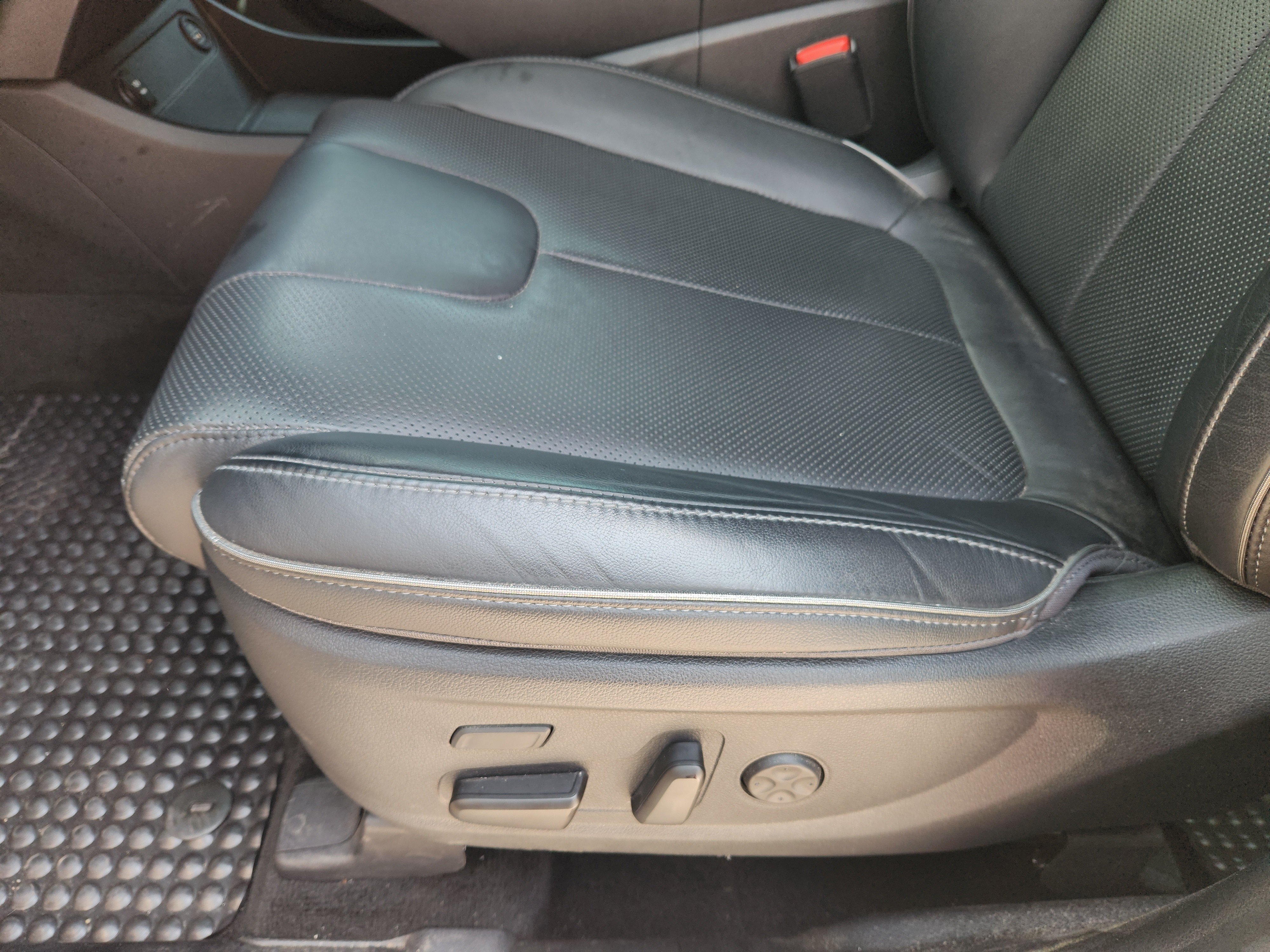 Used 2021 Hyundai Santa Fe Limited AWD/4WD image 26