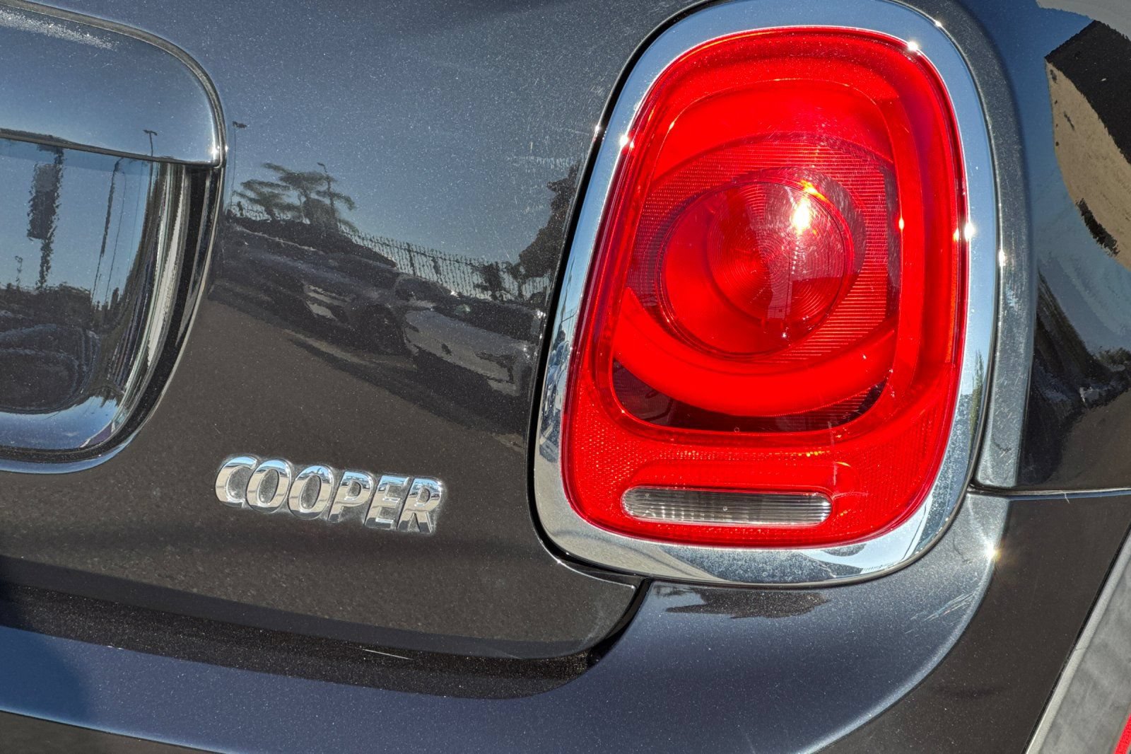 Used 2019 MINI Cooper 2-Door Hardtop w/ Signature Upholstery Package FWD image 31