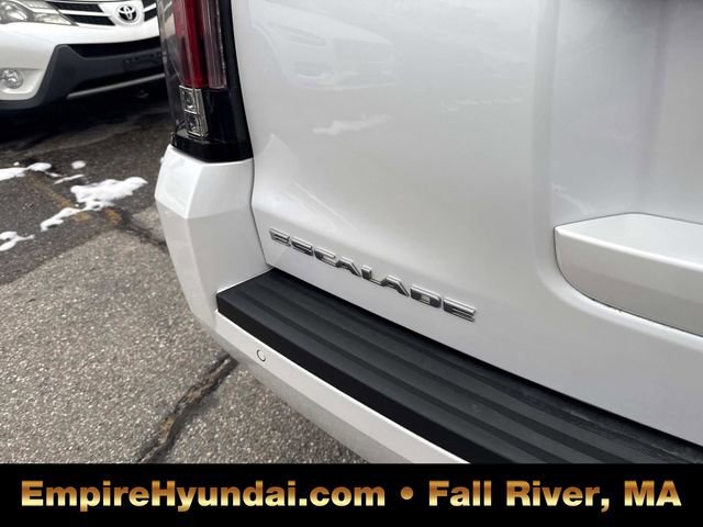 Used 2020 Cadillac Escalade Luxury w/ LPO, Radiant Package image 5