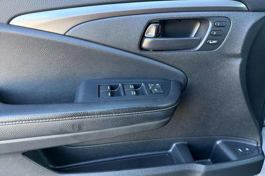 Used 2023 Honda Passport EX-L image 11