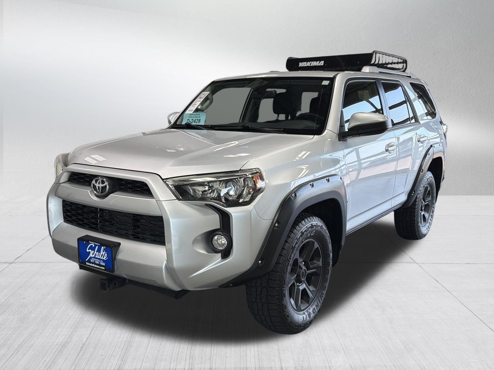 Used 2015 Toyota 4Runner SR5 AWD/4WD image 3