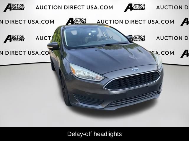 Used 2015 Ford Focus SE w/ SE Cold Weather Package FWD image 3