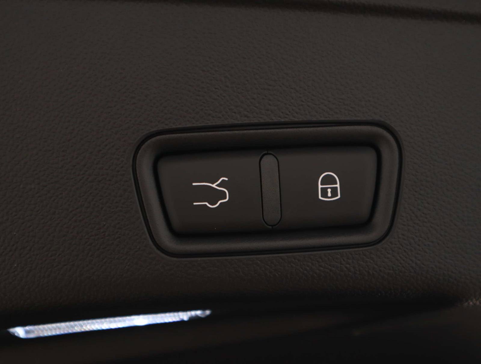 New 2025 Maserati Grecale GT image 12