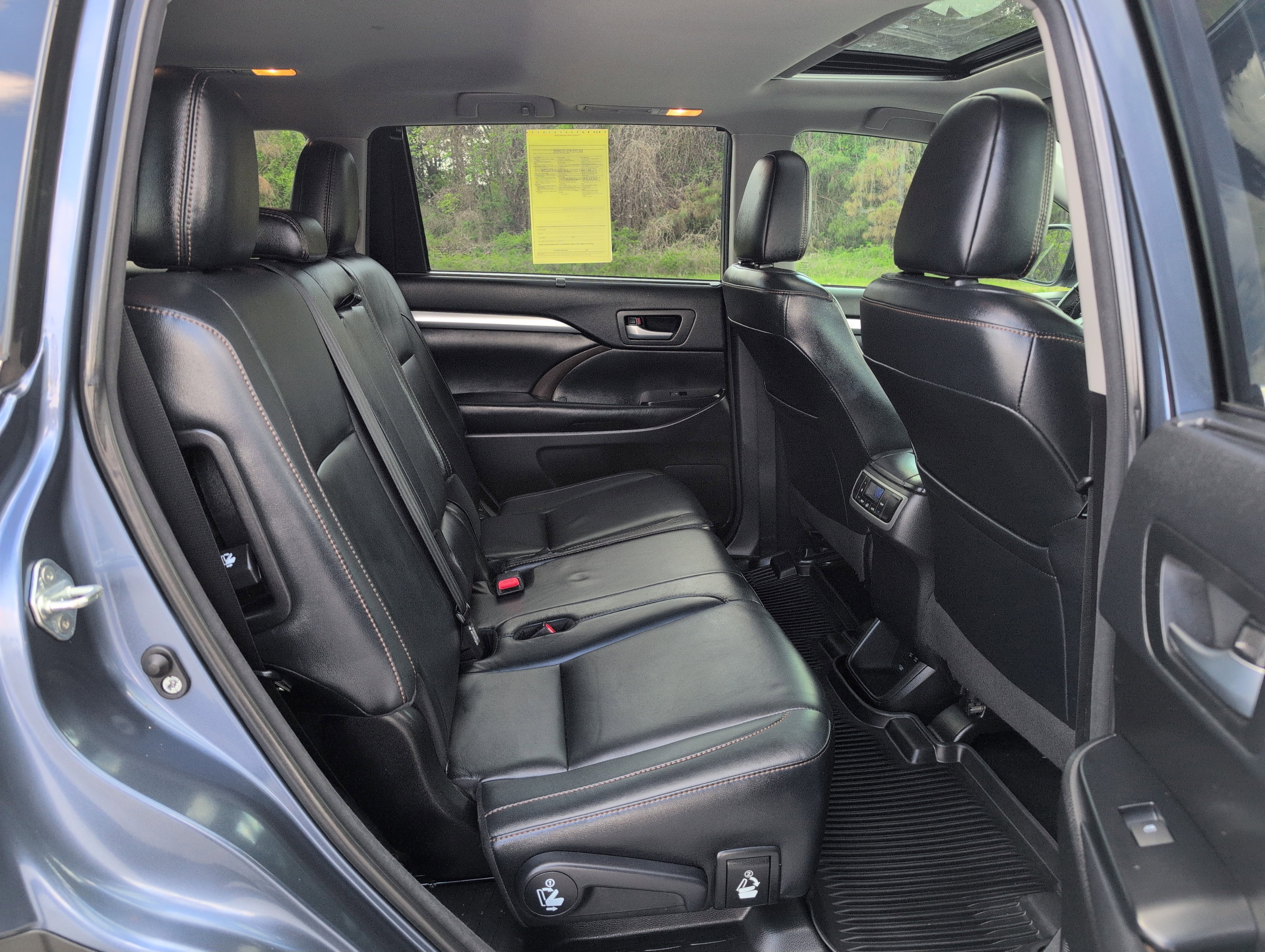 Used 2018 Toyota Highlander XLE image 31
