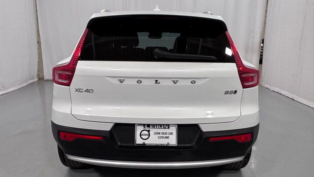 Used 2023 Volvo XC40 B5 Plus w/ Climate Package image 10